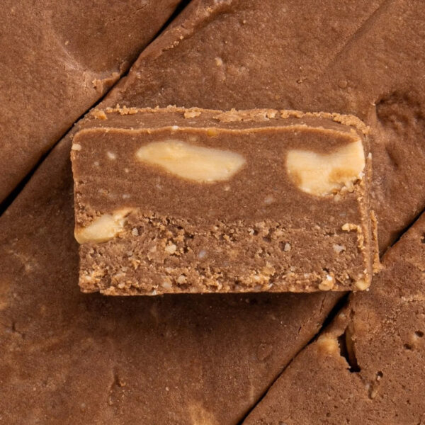 Смачний протеїновий батончик FIZI з какао та арахісом -фото